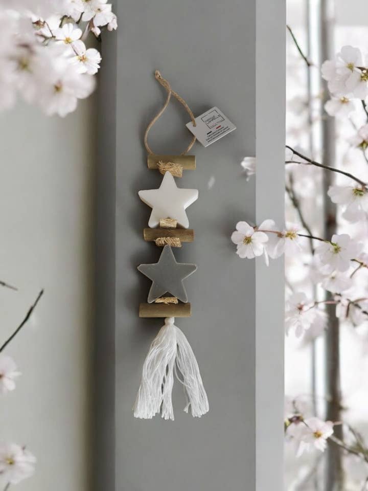 Tvålfläta med vit och opiumdoftande stjärntvål för wholesale av fabrique lomaelle