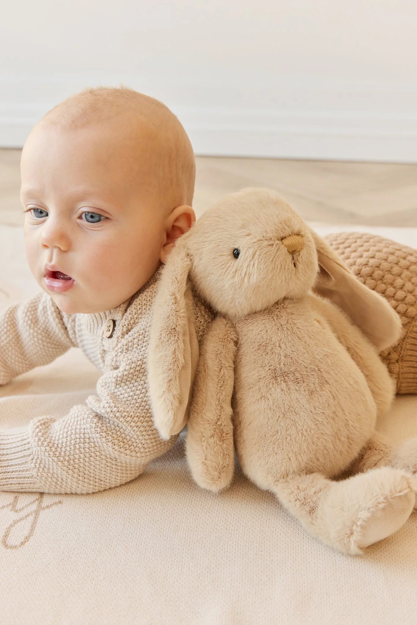 Shine on me Distribution - Wholesale Stuffed/Plush Toy - Kids & Baby - Plush - Penelope the bunny - Caramel - Snuggle Bunnies5