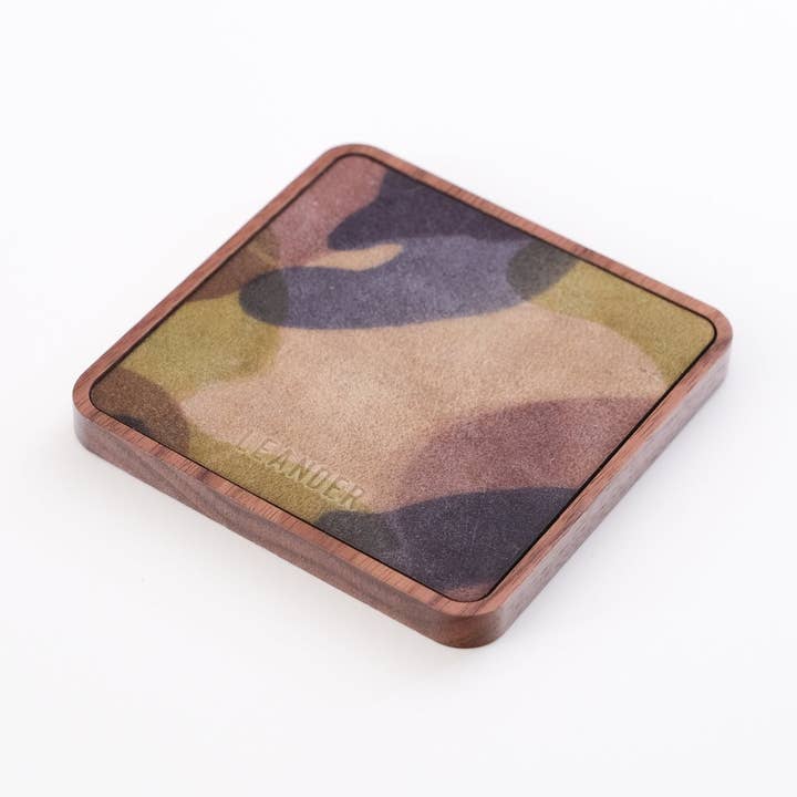 Sous-verre en cuir camo pour la vente par Leander