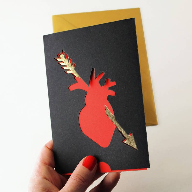 Claire Colin – Engroshandel Valentinsdagskort – VALENTINSKORT PIL LIGE I HJERTET1