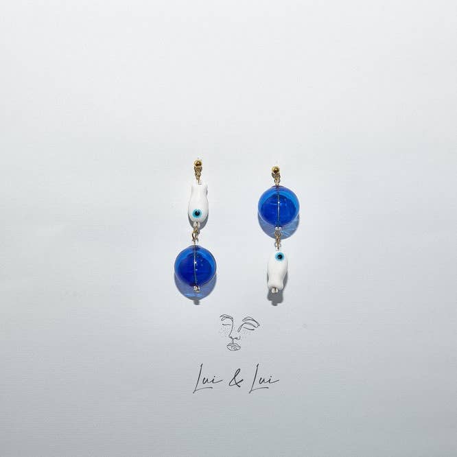 Boucles d'oreilles en verre et céramique "Sous la mer". pour la vente par Lui & Lui