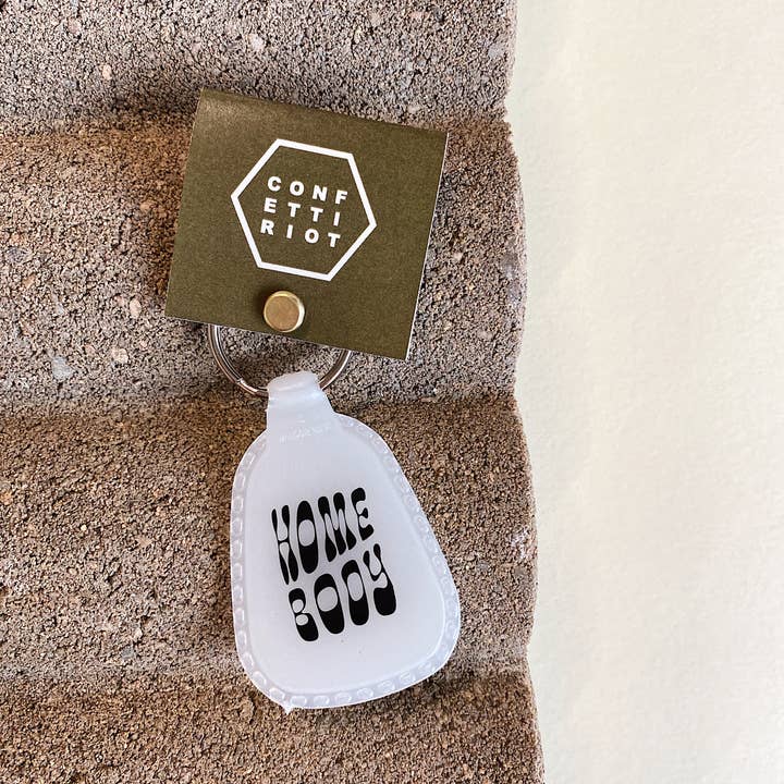 Portachiavi Homebody per la vendita all'ingrosso da parte di Confetti Riot