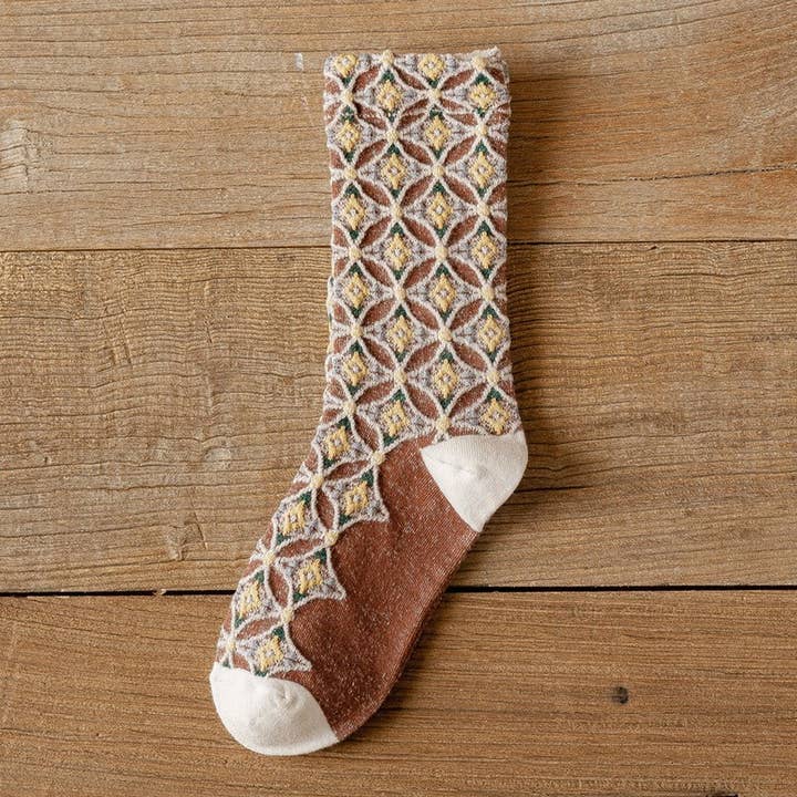 ACCITY - Wholesale Socks - Unisex - NEW DIAMOND-PATTERNED WHITE TRIM MID-TUBE SOCKS_CWMS0415
