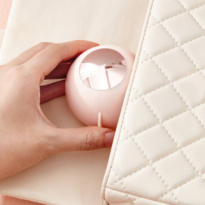 Avenue Wholesale - Wholesale Lint roller - Stick With Me Travel Lint Roller Ball in Pink2