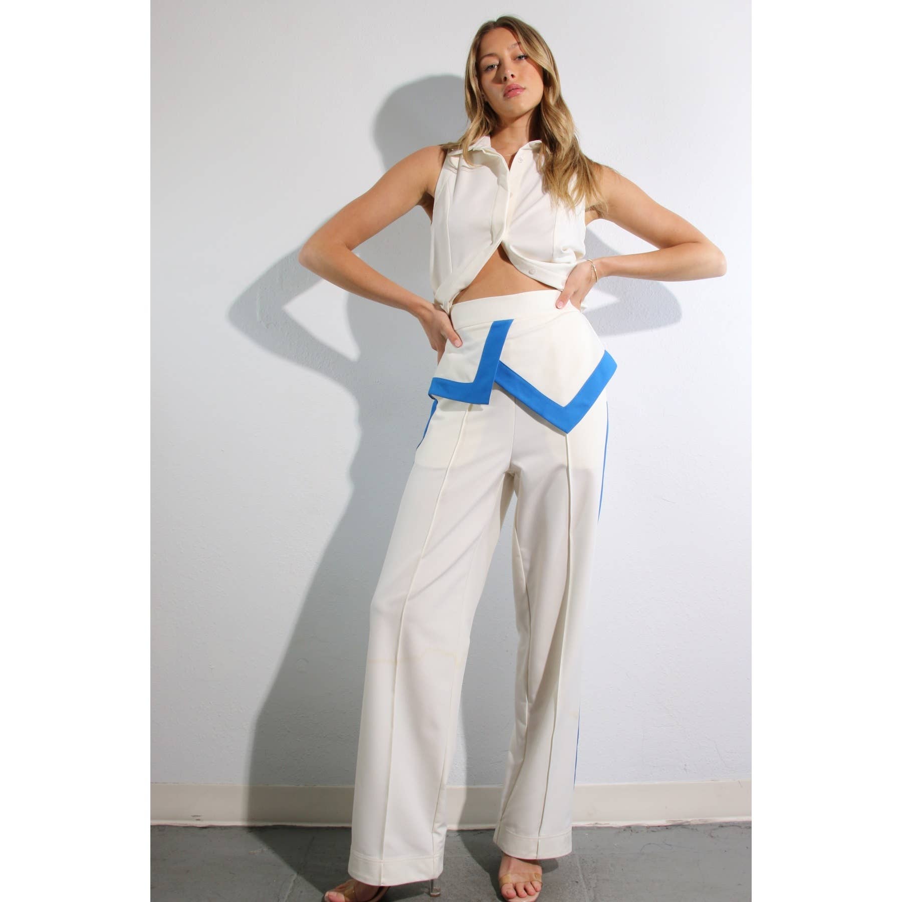 CREMA SET CAMICIE E PANTALONI in vendita all'ingrosso su Faire20