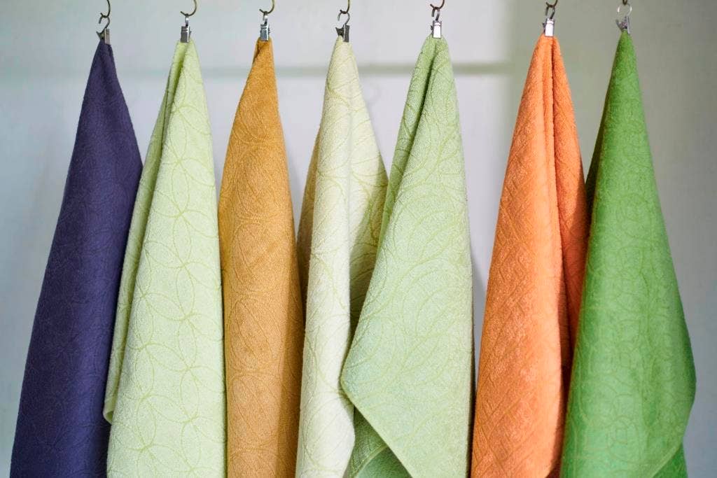 kålgrön thies 1856 ® x Fukuroya Shizuku Handduk Fickhandduk naturligt färgad kålgrön för wholesale på Faire3