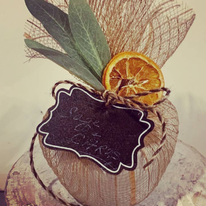 Bougies à petit bol blanc pour la vente par Mercier Mercantile