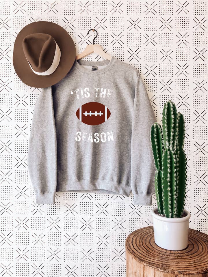 Pull de saison de football et d'automne pour la vente par Amber Christi Design