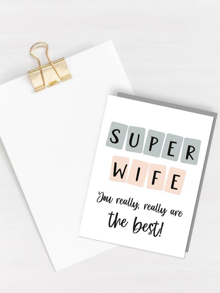 Carte Super Wife - Anniversaire pour la vente par Três Paper Co