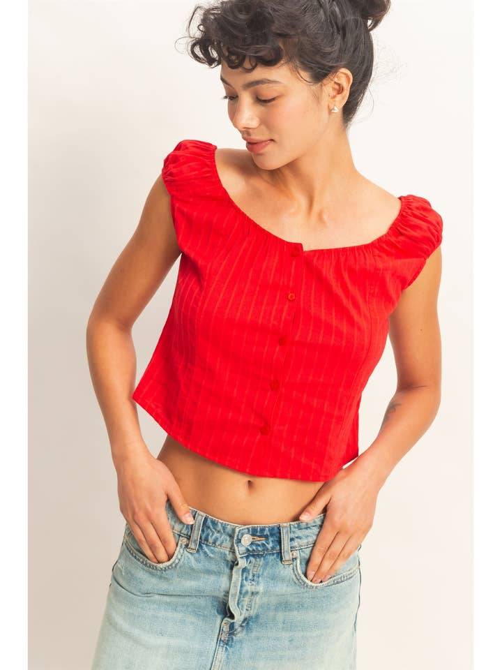 Haut à manches courtes avec encolure dégagée et devant boutonné pour la vente par HYFVE