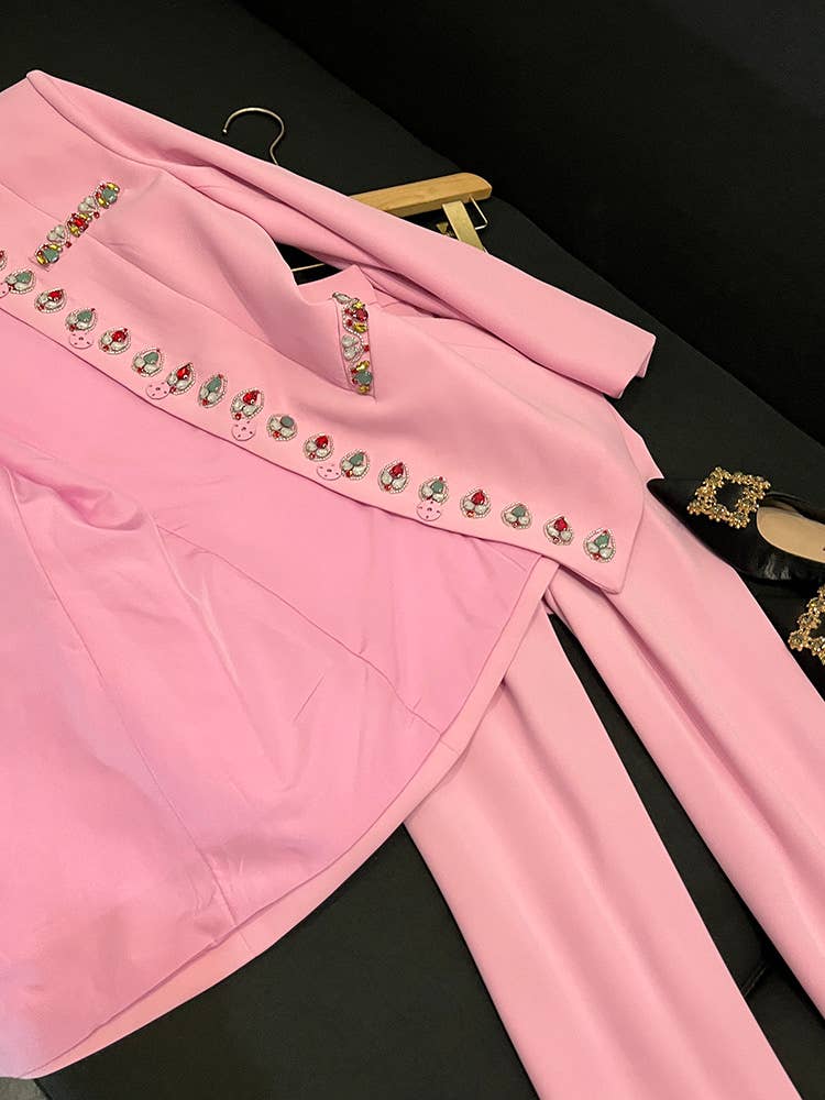 Rose Veste en diamant rose perlée à la main SY379 et costume pantalon skinny en vente sur Faire5