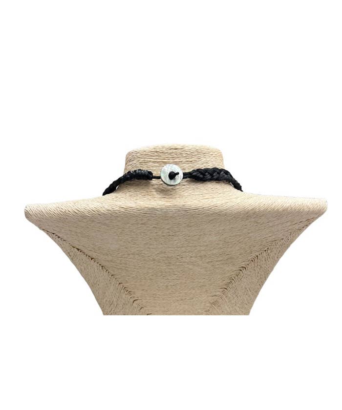 DK Hawaii - Vente Colliers à pendentif - Collier à pendentif en forme de fleur de tiaré sculptée en forme de nacre5