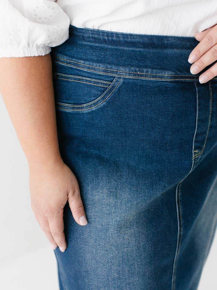 'Sara' Classic Knee Length Dark Denim Skirt for wholesale on Faire6