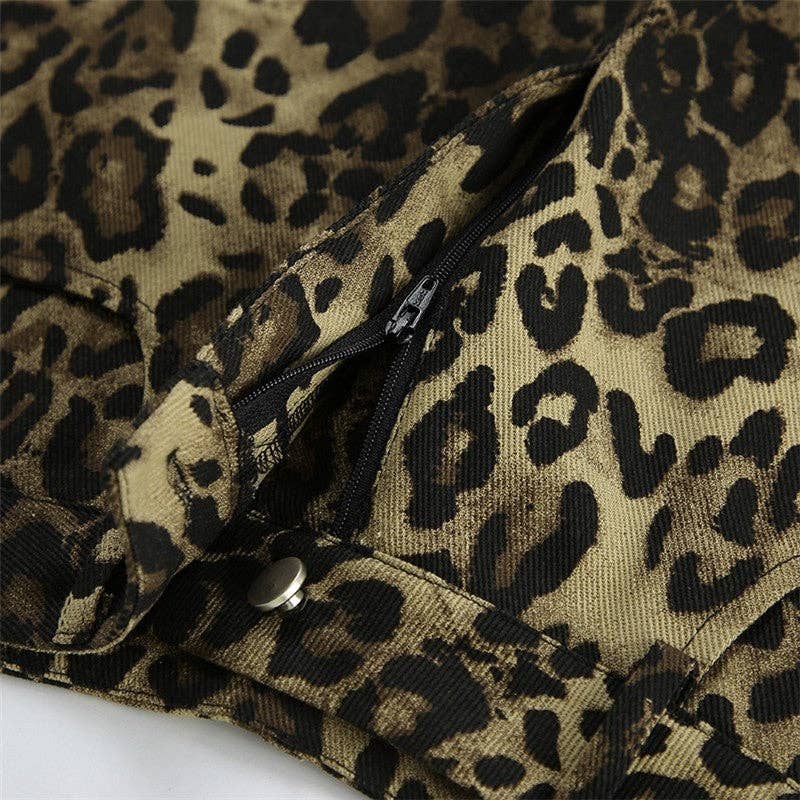 Fashionable Leopard Print Shorts for wholesale on Faire5