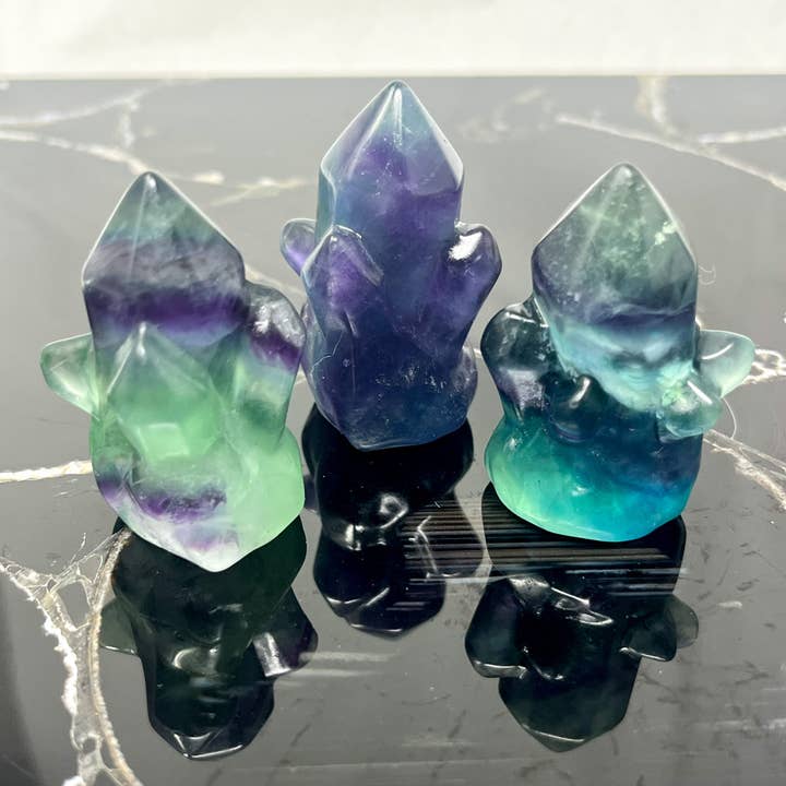 Regnbuefluorit "Krystalklynge" Udskæring for engroshandel hos The Crystal Tabby