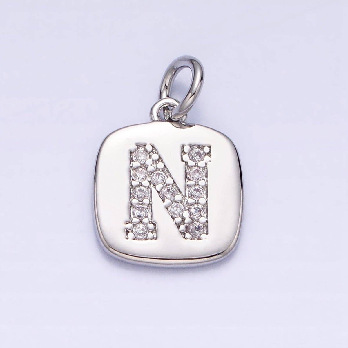 Aim Eternal - Vente Breloques/médailles personnalisées - Pendentif personnalisé avec initiale en pavé micro CZ carré argenté clair | A-266-A-27813