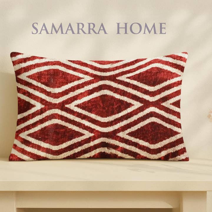 Röd Sammet Ikat Kuddfodral: Handvävd Silkeskudde med Diamantmönster för wholesale av Samarra Home