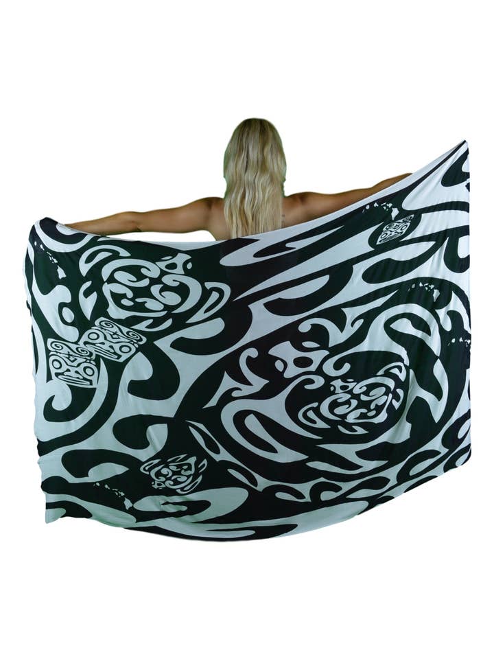 Island Style Clothing Co by Akamai Distribution Ltd - Venta al por mayor Camisola de baño - Mujer - Tribal hawaiano | Tortuga isleña | Pareo negro | Pareo