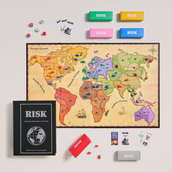 WS Game Company – wholesale Board game – Risk Vintage Bookshelf Edition