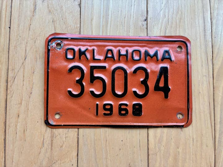 Targa per motocicletta dell'Oklahoma del 1968 per la vendita all'ingrosso da parte di RusticPlates