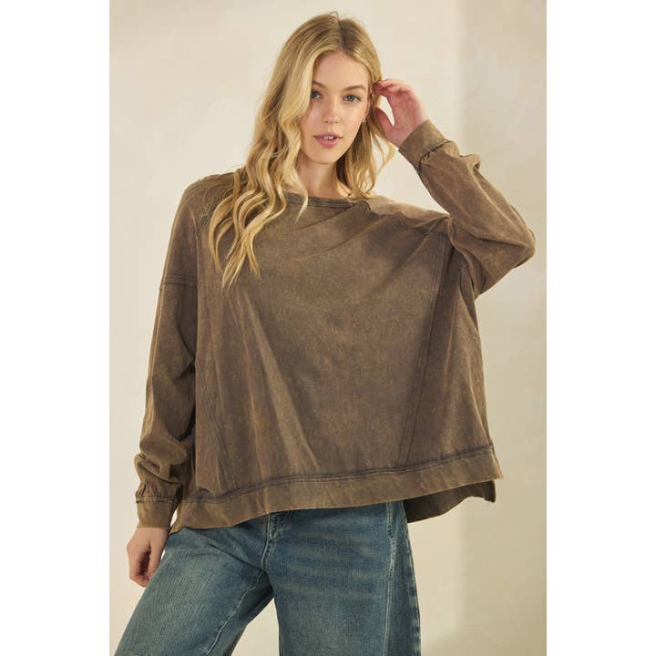 Sage + Fig - Wholesale T-shirt – women's - MINERAL WASH CREWNECK SWEATSHIRT (STC7908)3