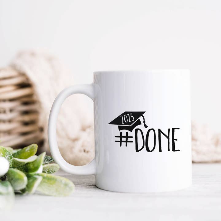 Heart & Willow Prints - Vente Tasse à café - Mug de remise des diplômes de la promotion 2025, cadeau de remise des diplômes