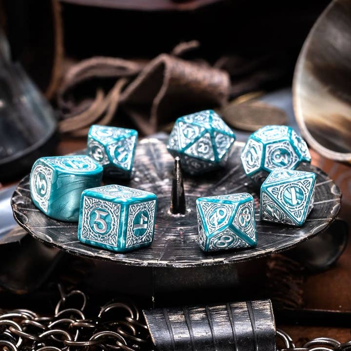 Cardshouse – wholesale Dice – Viking Modern Dice Set Mjolnir