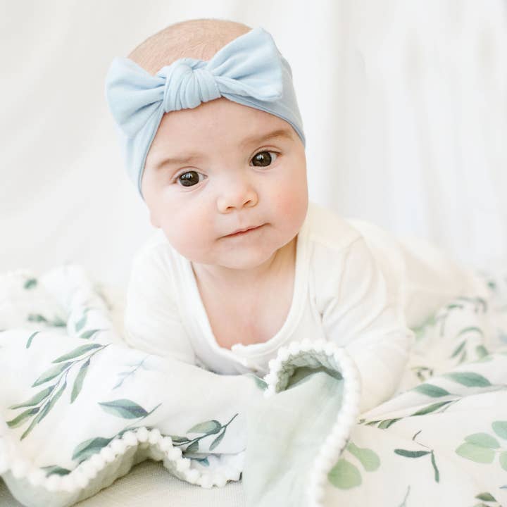 Fawn & Foster - Wholesale Quilt - Kids & Baby - Organic Muslin Gauze Quilt Baby Blanket | Sage Leaves Green3