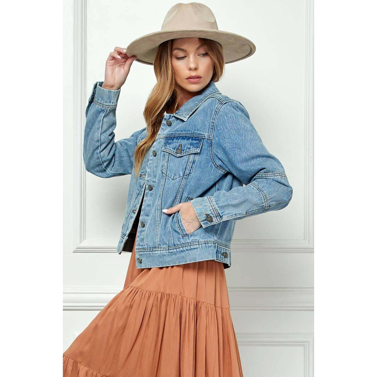 Veveret - Wholesale Denim Jacket - Women's - Cropped Denim Jacket with Asymmetric Seam11