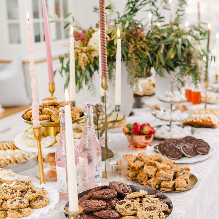 Jumelle Press - Wholesale Baking & Dessert - Let’s Eat Cookies: A Collection of the Best Cookie Recipes7