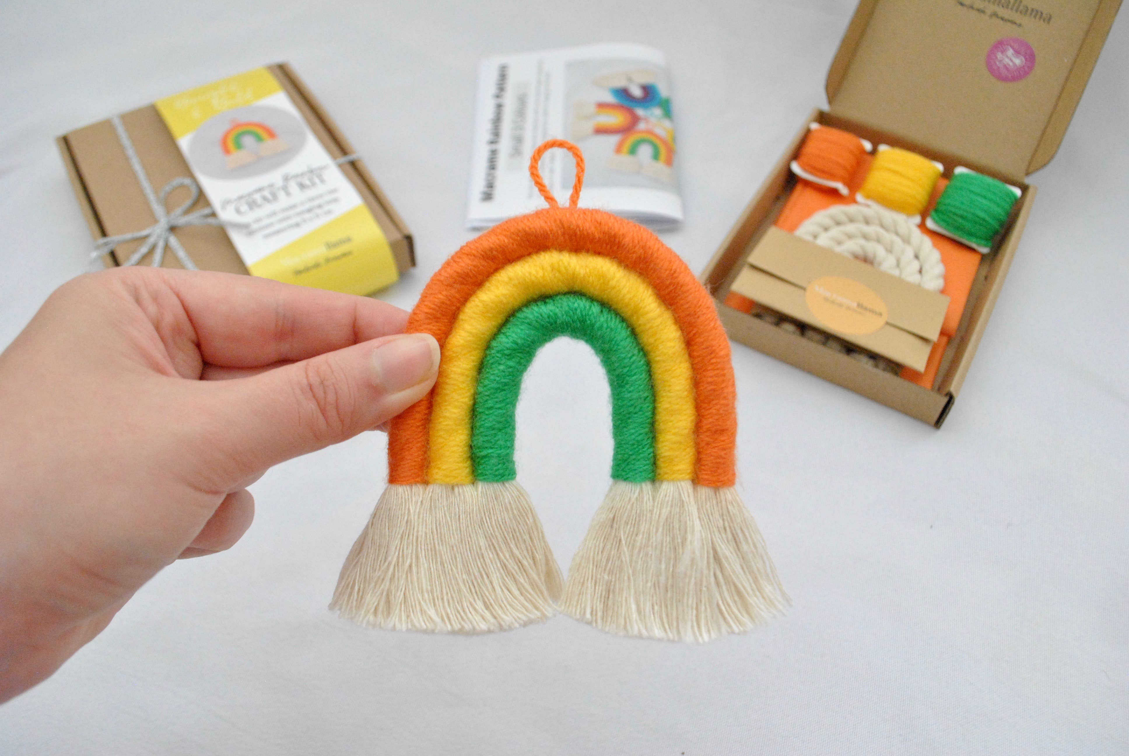 Macramallama - Vente Kit de bricolage - Kit d'artisanat arc-en-ciel en macramé brillant et audacieux10