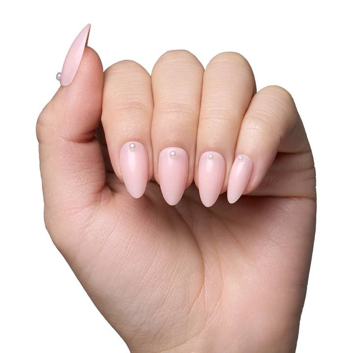 Glamnetic - Vente Faux ongles/vernis en patch - Wifey Ongles Press-On | Ongles de Mariée Amande Courte Nude Perle5