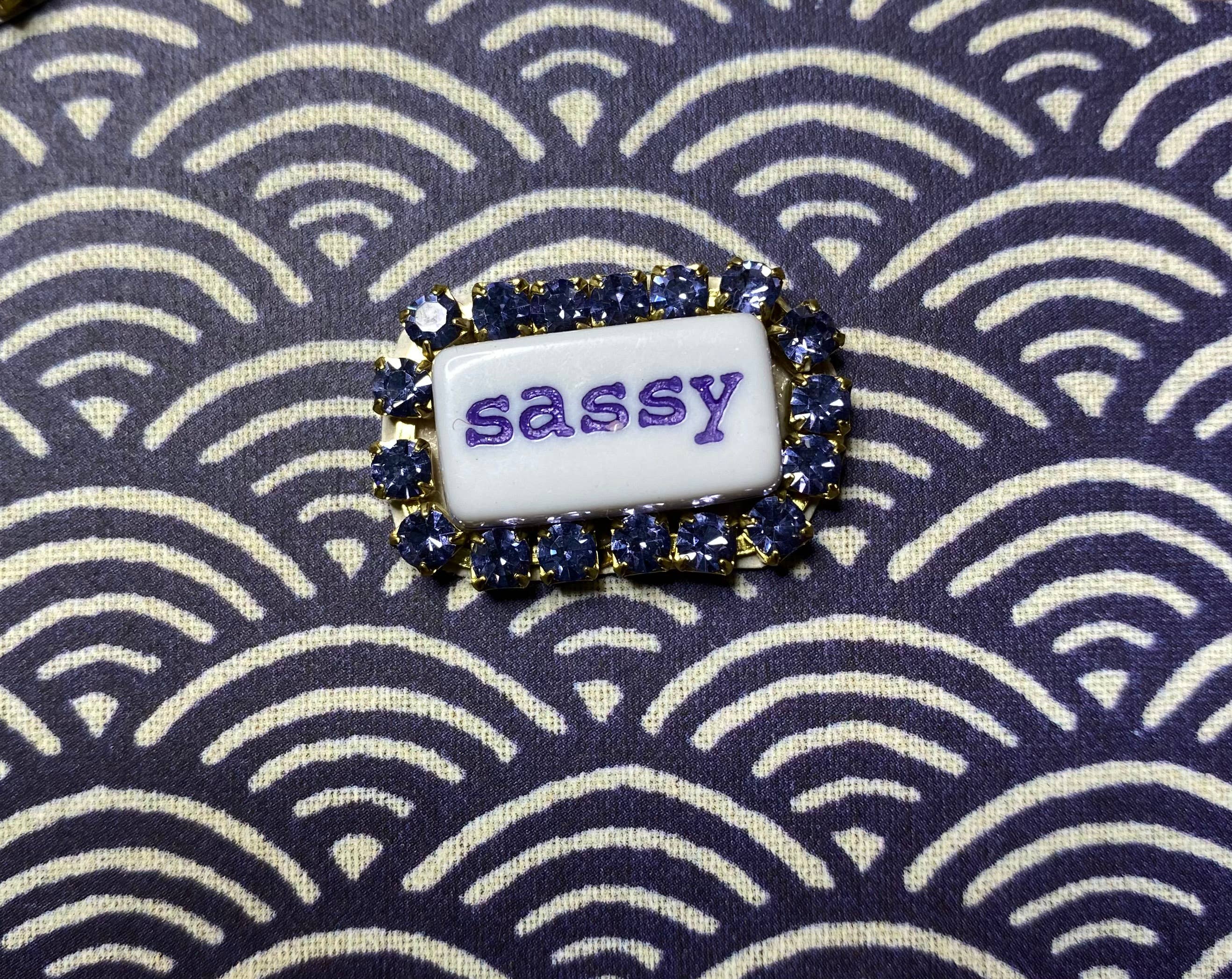 Tezeè - Venta al por mayor Broches - Alfiler con palabra y brillantes "WORD"8