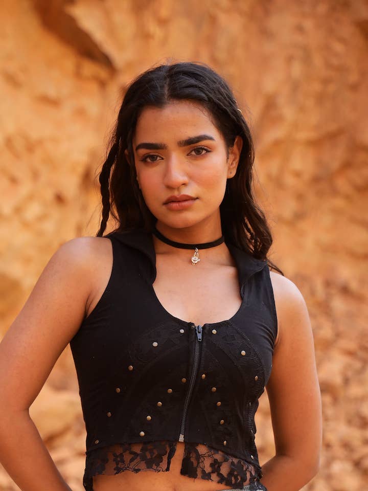 MATRIX WESTE - SCHWARZ für den Großhandel von Arya Clothing