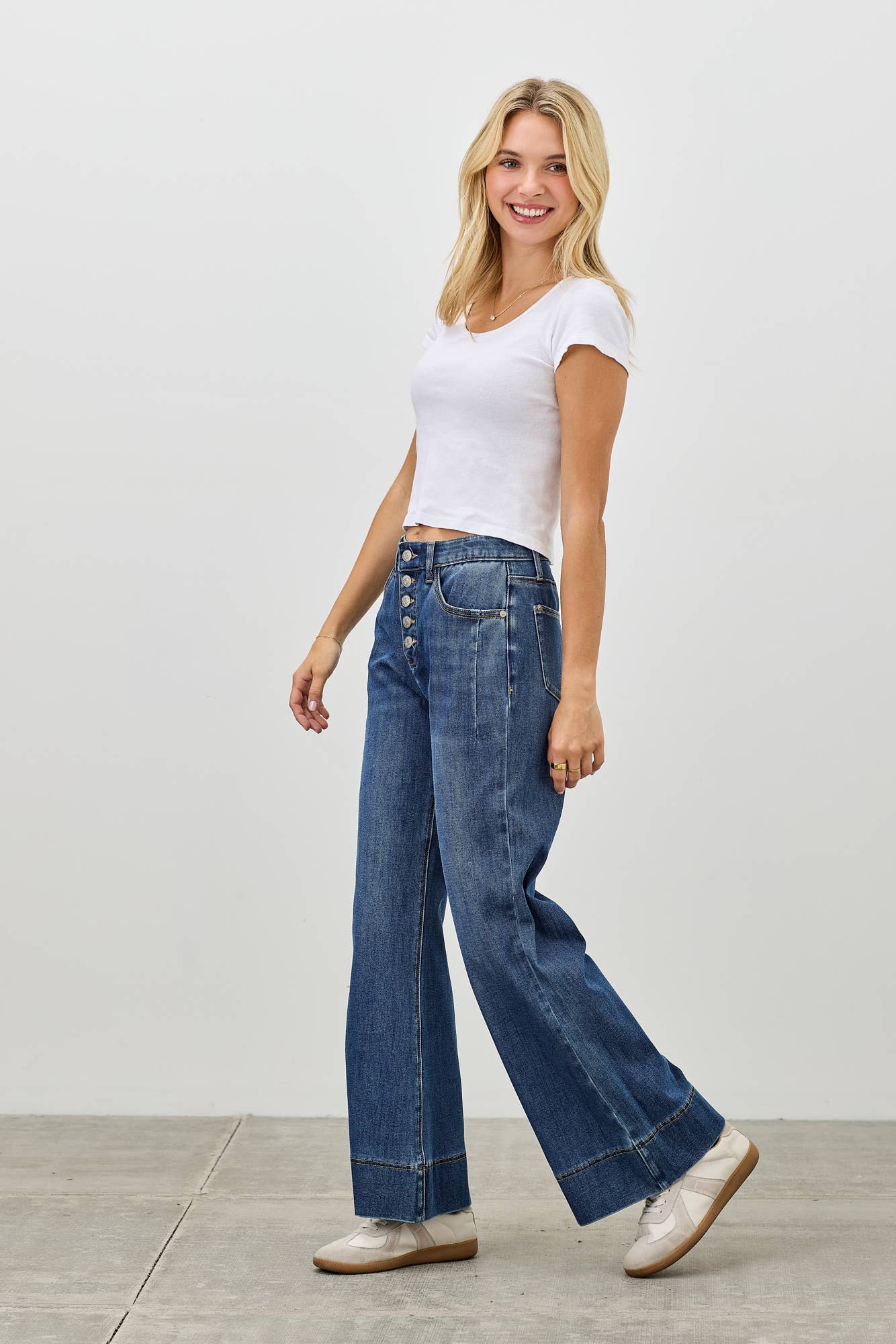SAIGE DENIM – Engroshandel Jeans - Dame – P8151D-HØJ TALJE FLARE MED KNAPGYLPE15