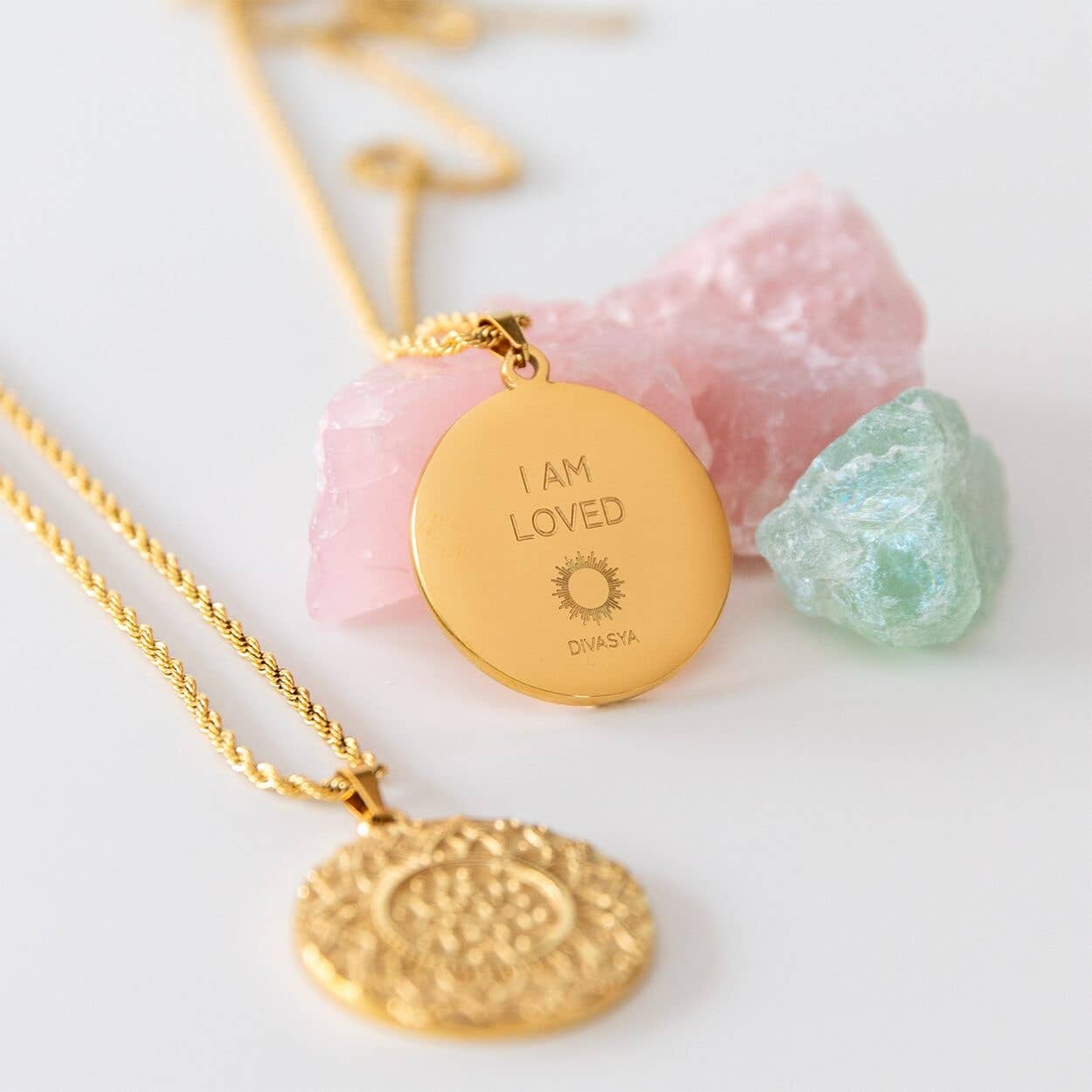 Divasya - Wholesale Pendant/Charm Necklace - Necklace with Mandala Pendant | gold-plated | I am loved1