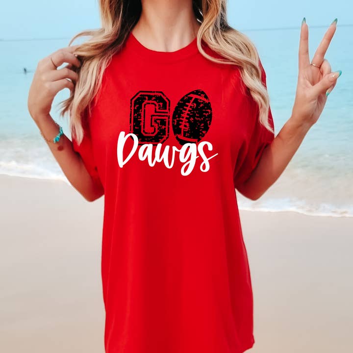 T-Shirt a maniche corte Go Dawgs Football UGA per la vendita all'ingrosso da parte di Southern Girl Supply Co