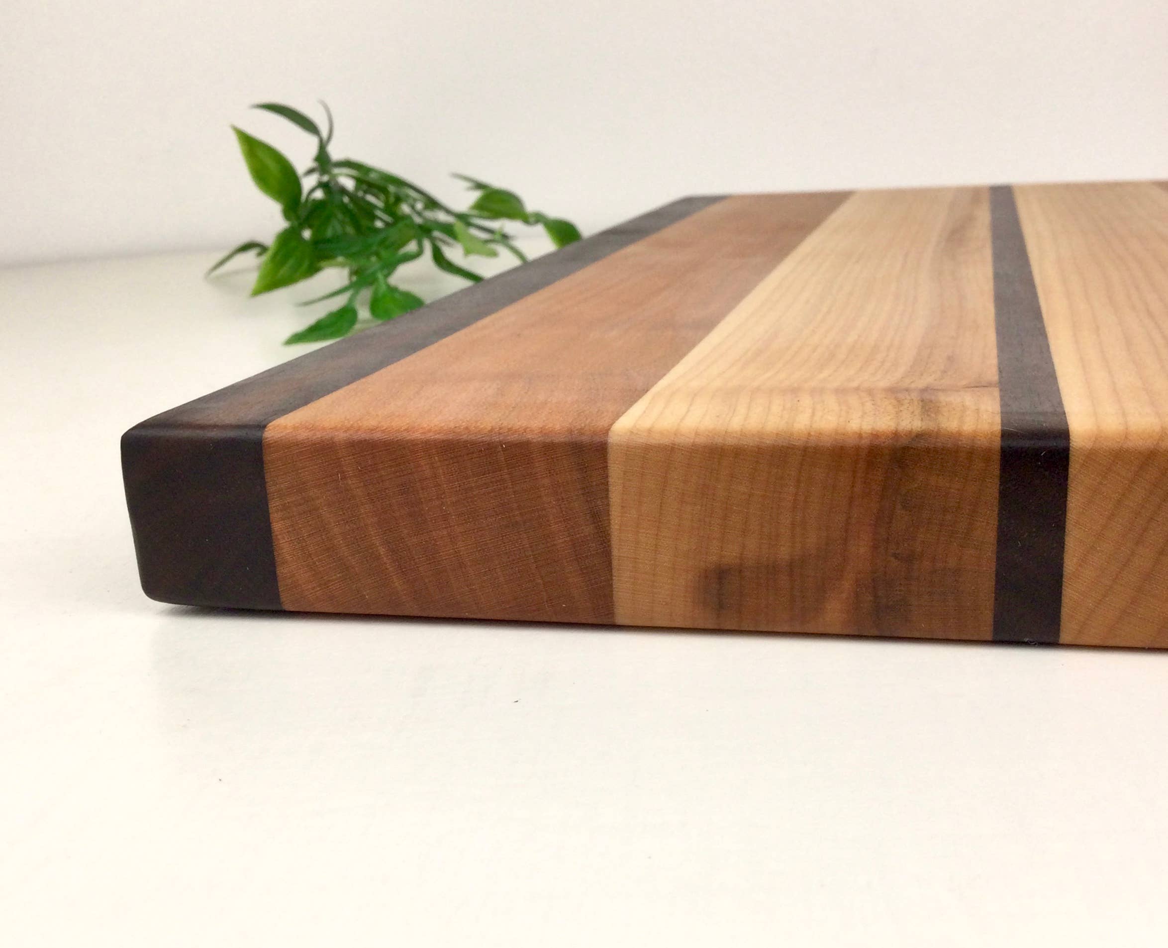 Scrappy's Workshop - Wholesale Cutting Board - Walnut, Maple & Cherry Wood Cutting board - Classic Style3