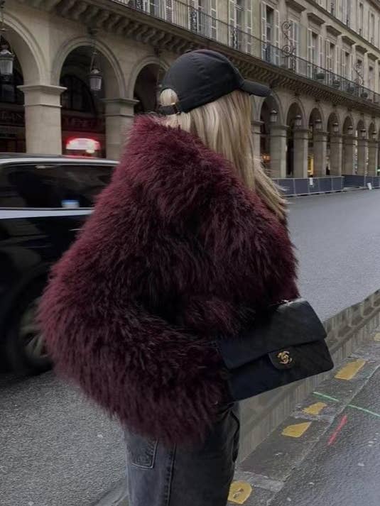 Rosa Clothing - Wholesale Jacket - Women's - Fluffy oversize collar faux long fur jacket6