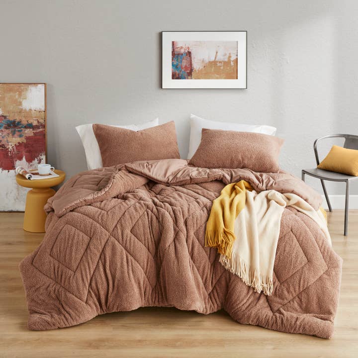 Ensemble de couette moelleuse matelassée double losange, marron pour la vente par Olliix