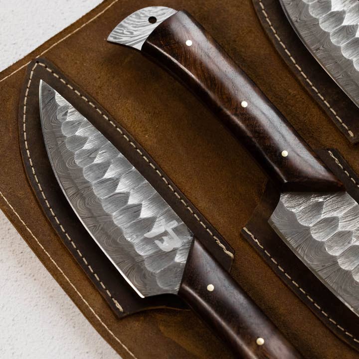 Forged Blade - Wholesale Knife Set - Wildrose - Damascus 4 Piece Steak Knife Set & Leather Roll3