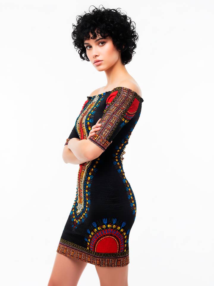 Håndlavede farverige kjoler i voksstof og bomuld, håndsyede for engroshandel hos SUESES