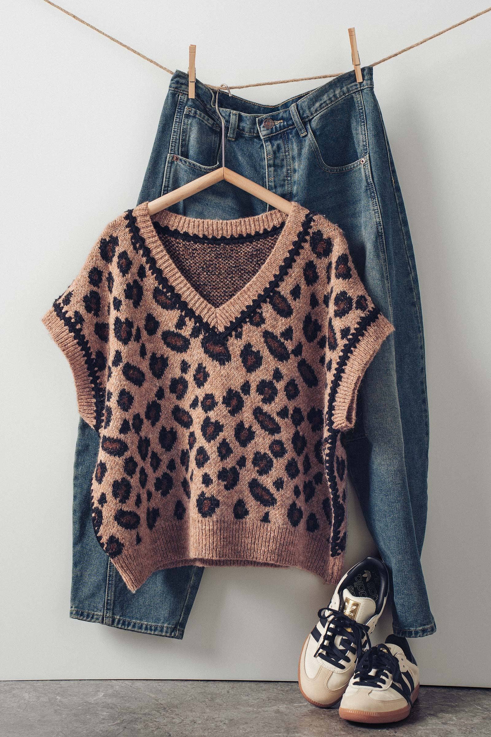 Urban Daizy - Wholesale Sweater Vest - Women's - Leopard Crochet Trim Sweater Vest2