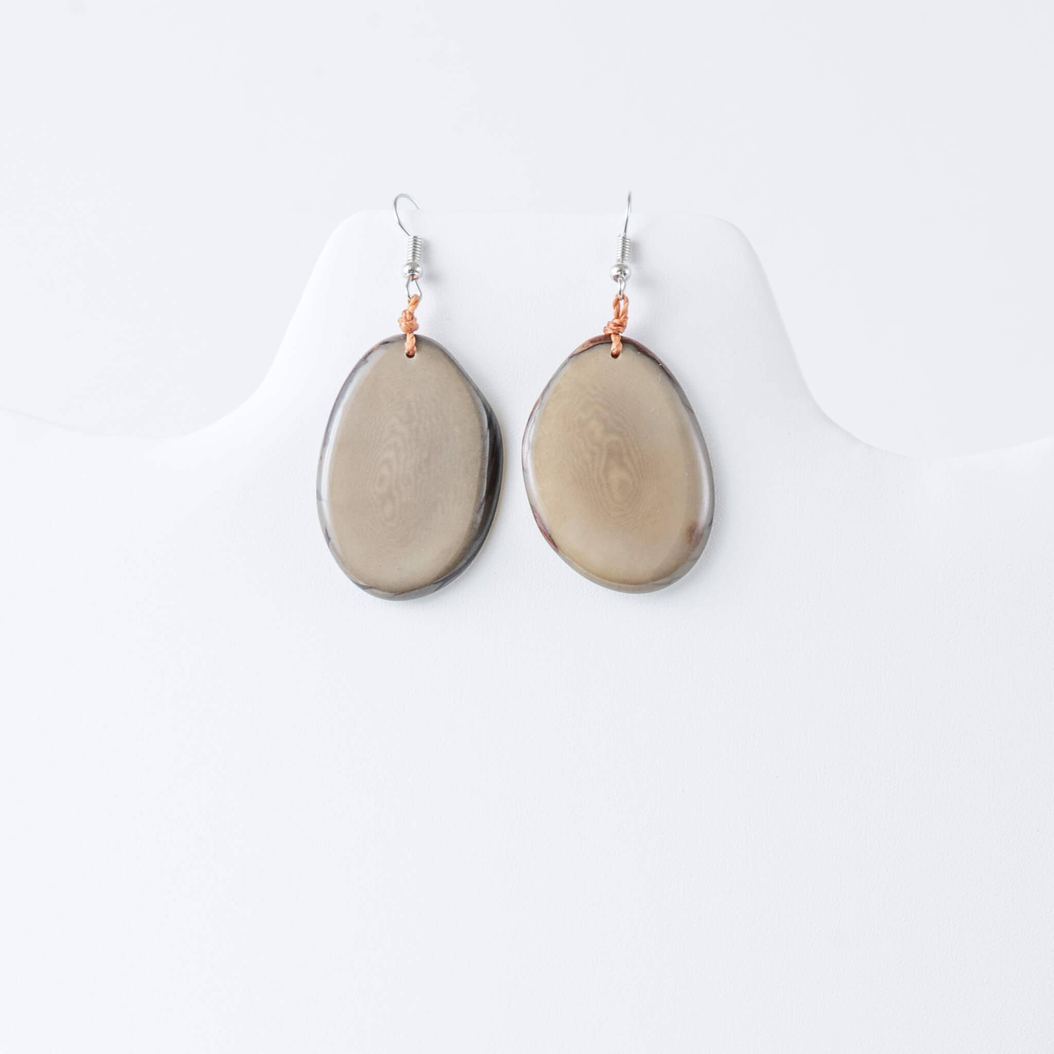 TaguArtsy - Wholesale Hangende/ronde oorbellen - Tagua Slice milieuvriendelijke oorbellen3