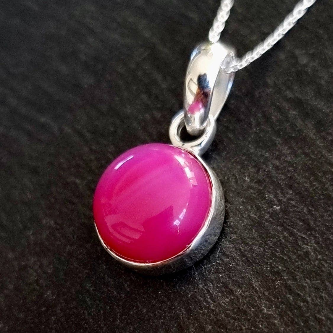 Mistry Gems – wholesale Pendant/charm necklace – Small Round HOT Pink Agate Pendant | Sterling Silver, PAGP245
