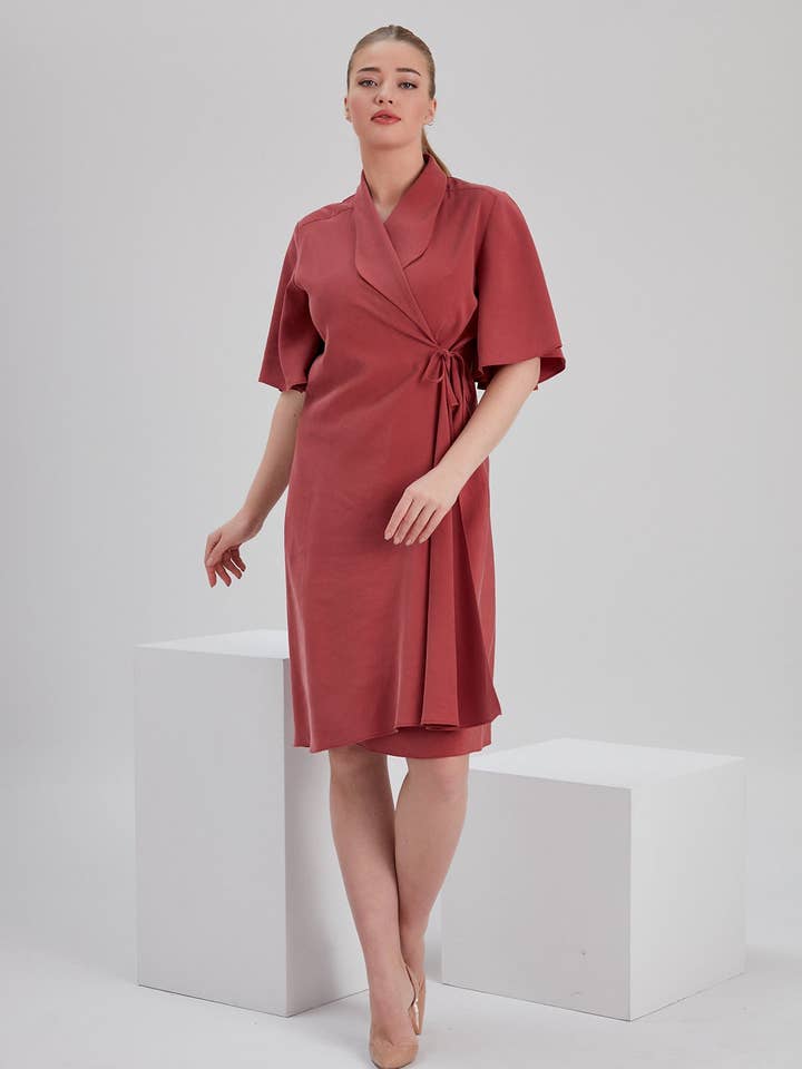 ROBE ENVELOPPE ROUGE ANTIQUE LEY pour la vente par NOACODE