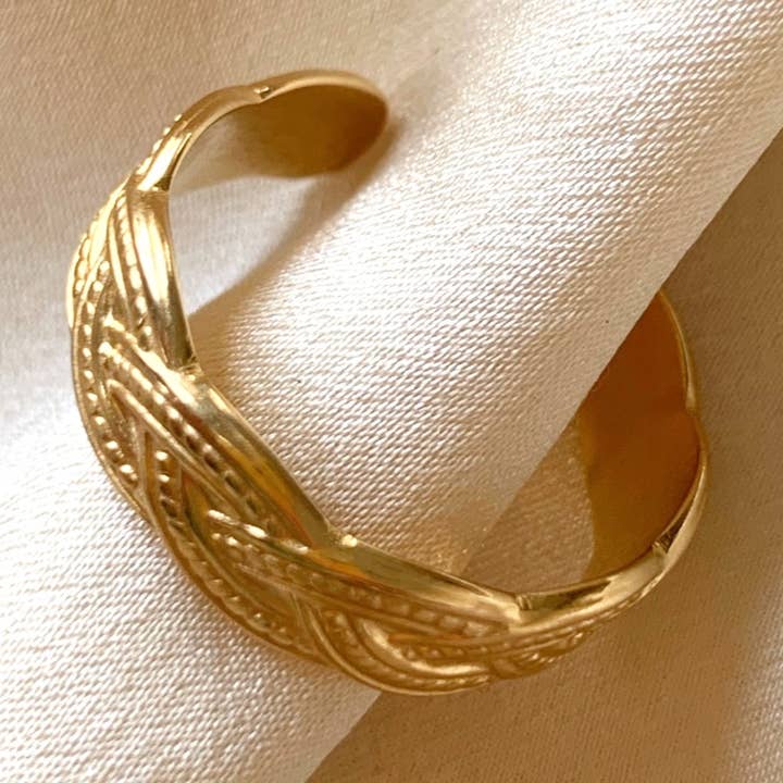 Bastienne ring for wholesale by Horizonandjoyas