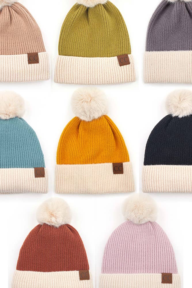 Hana – Engroshandel Beanie - Dame – C.C ensfarvet Pom Beanie med Beige manchet5