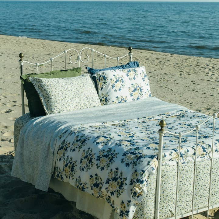 Bliss and Mischief - Wholesale Duvet Cover - Duvet Cover in Rose Blossom Hillside0