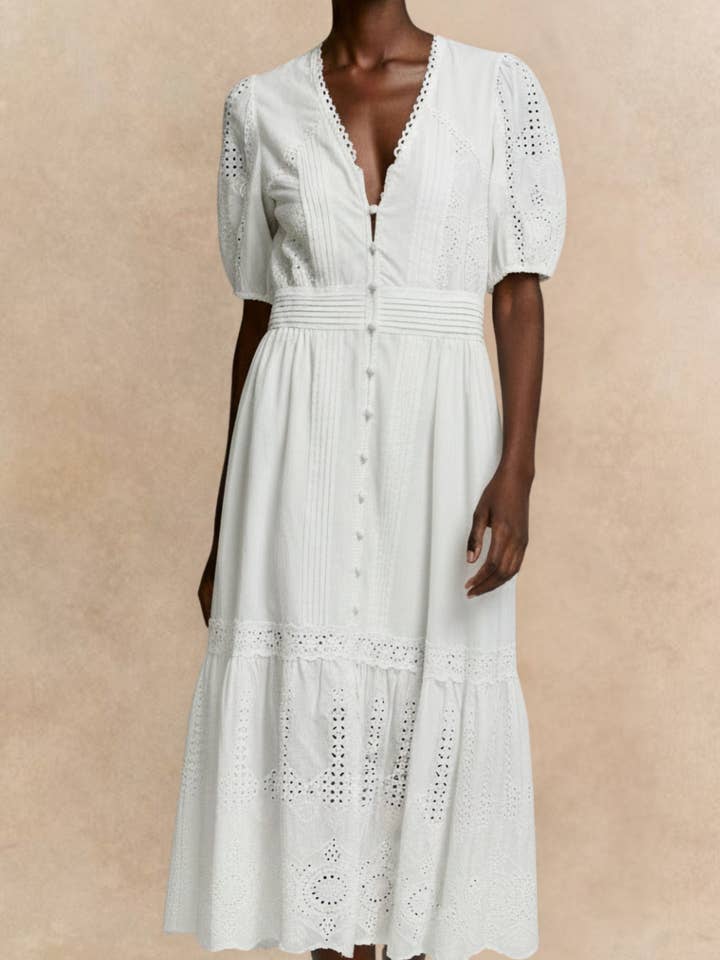 Robe Midi à Œillets Blanche Elena pour la vente par ANNICK